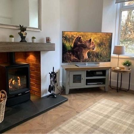 Woodland Cottage - Private Courtyard - Pet Friendly Retreat In The Heart Of Windermere Kültér fotó