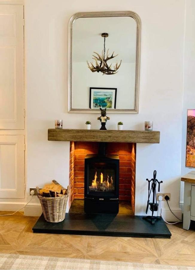 Woodland Cottage - Private Courtyard - Pet Friendly Retreat In The Heart Of Windermere Kültér fotó