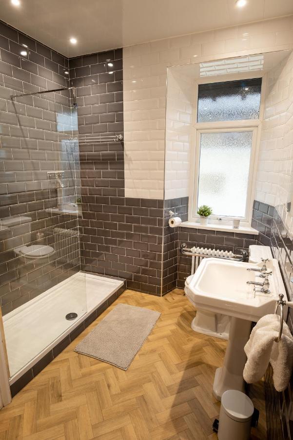 Woodland Cottage - Private Courtyard - Pet Friendly Retreat In The Heart Of Windermere Kültér fotó