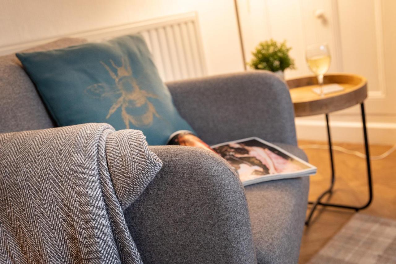 Woodland Cottage - Private Courtyard - Pet Friendly Retreat In The Heart Of Windermere Kültér fotó