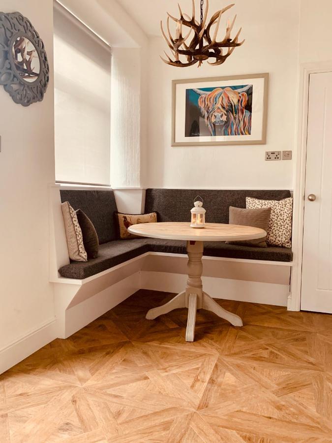 Woodland Cottage - Private Courtyard - Pet Friendly Retreat In The Heart Of Windermere Kültér fotó
